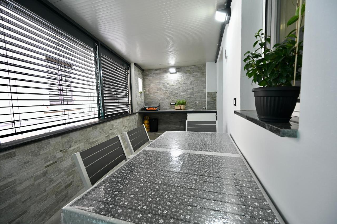 Poseidon Apartment Izola Exterior photo